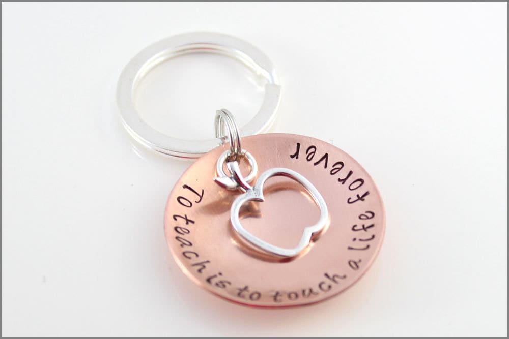 Einzigartiges Geschenk Für Lehrer | Sterling Silber Apple Charm, Zu Lehren Ist, Ein Leben Immer Berühren, Kleine Geschenke Lehrer, Besondere Erzieher von akaoriginals