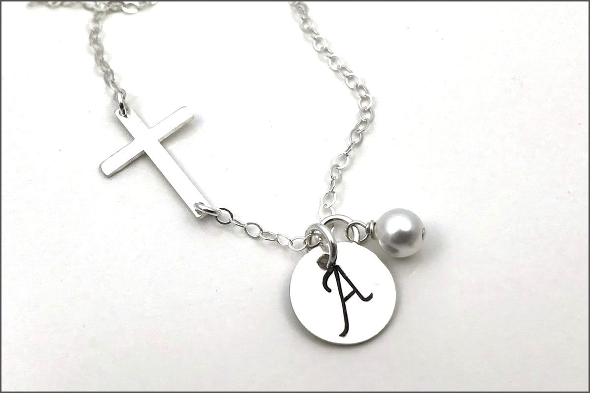 Personalisierte Sterling Silber Kreuz Halskette Initial Plättchen & Perle von akaoriginals