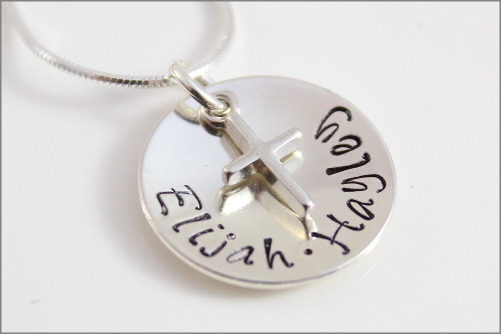 Personalisierte Sterling Silber Kreuz Halskette Hand Gestempelt Name Charm von akaoriginals