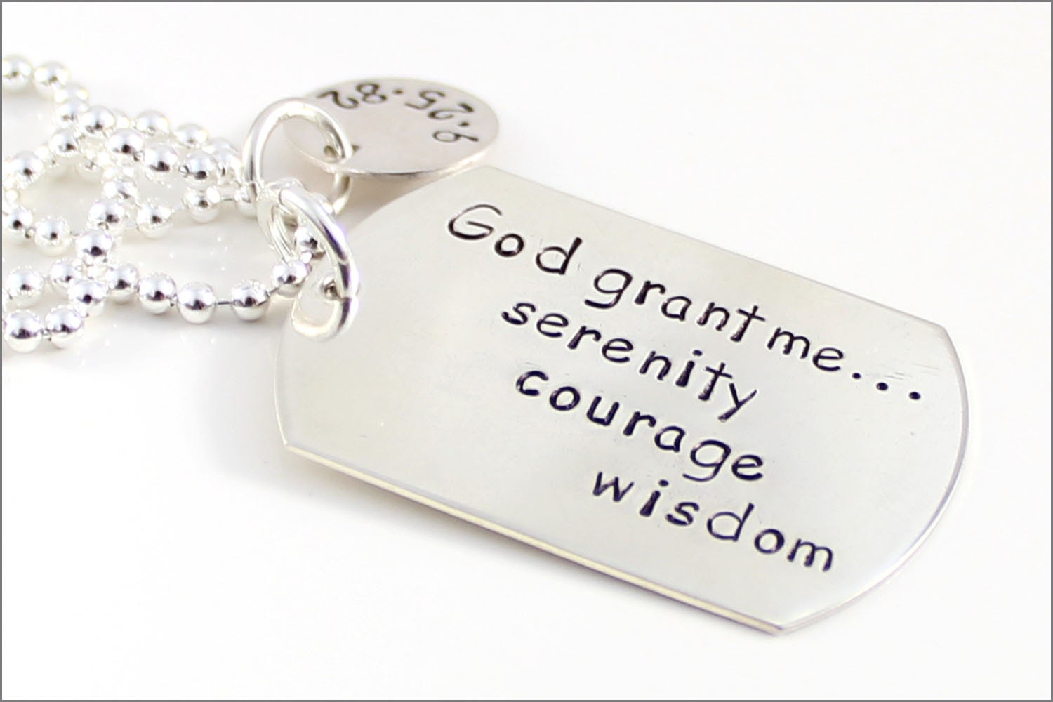 sterling Silber Serenity Gebet Dog Tag Halskette - Benutzerdefinierte Datum Charme von akaoriginals