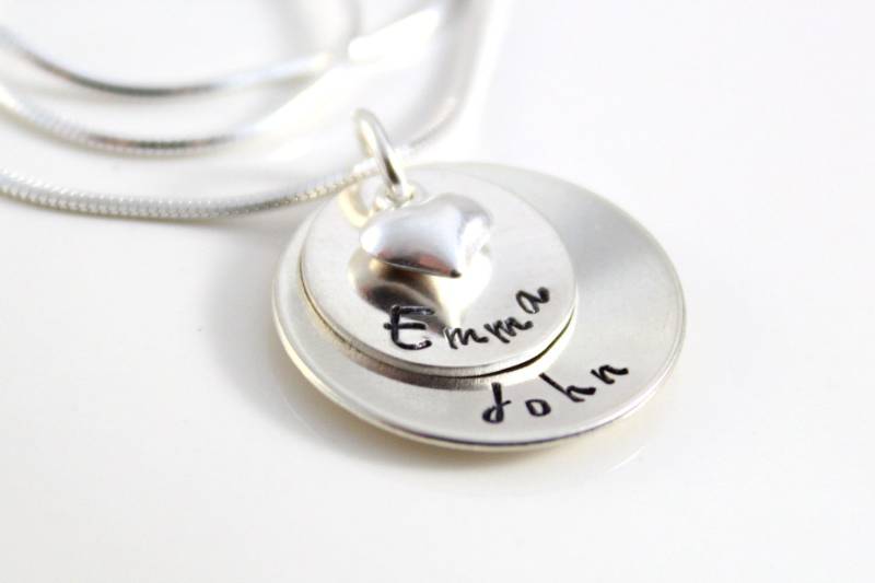 Personalisierte Sterling Silber Name Halskette Puffy Herz Charm, Mom Schmuck von akaoriginals