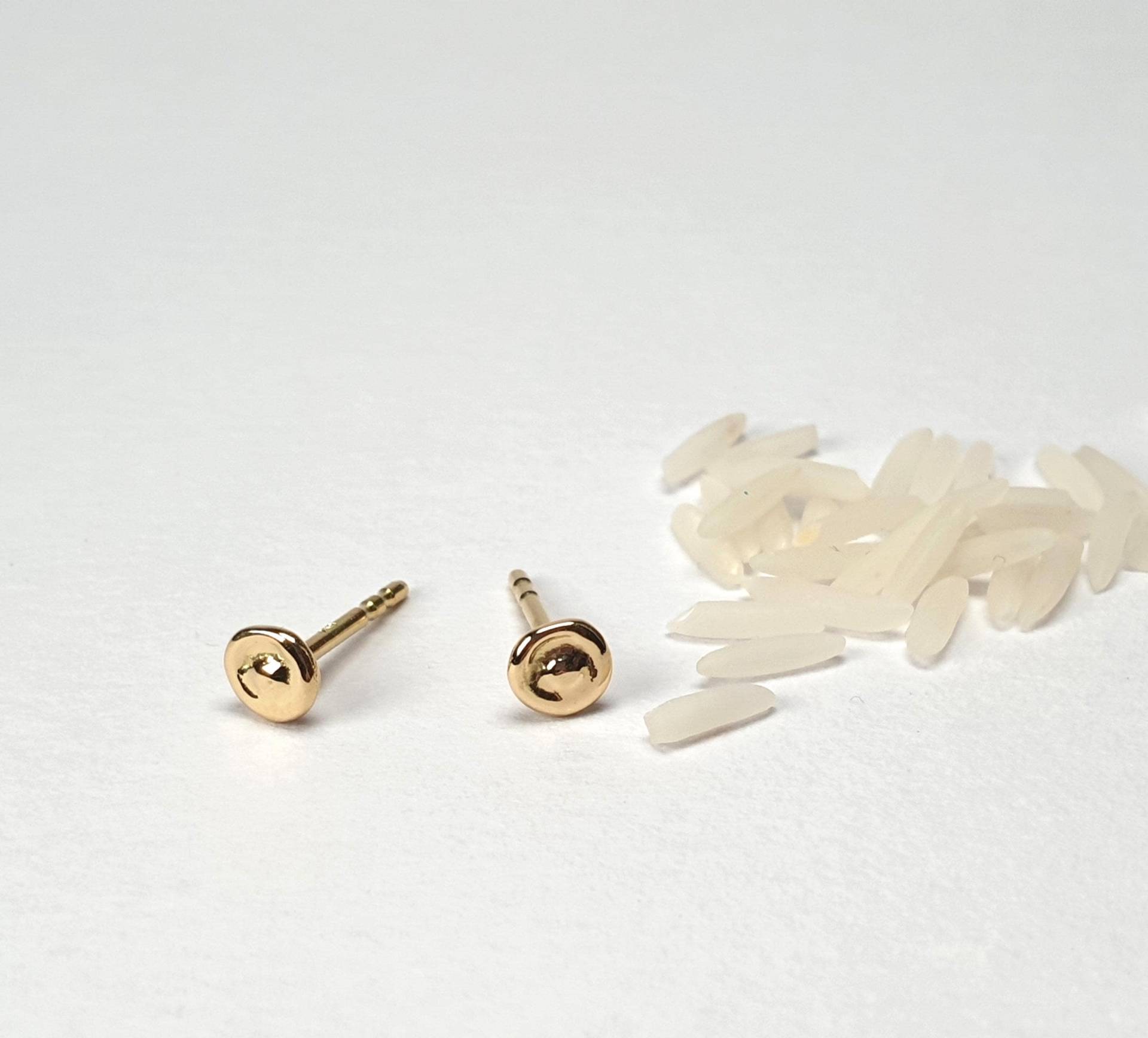 Kleine Zarte Gold Ohrstecker 750 Gold, Knöpfchen von akashaaurum