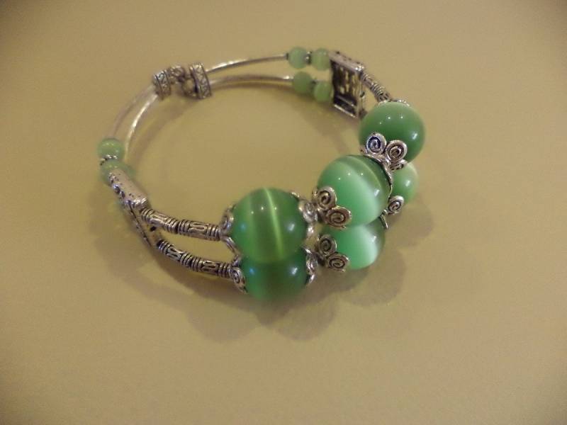 Handgemachte Perlen Grün Katzenauge Multi Strang Silber Armband Handgemachte Perlen Grün Katzenauge Multi Strang Silber Armband von akimova7771