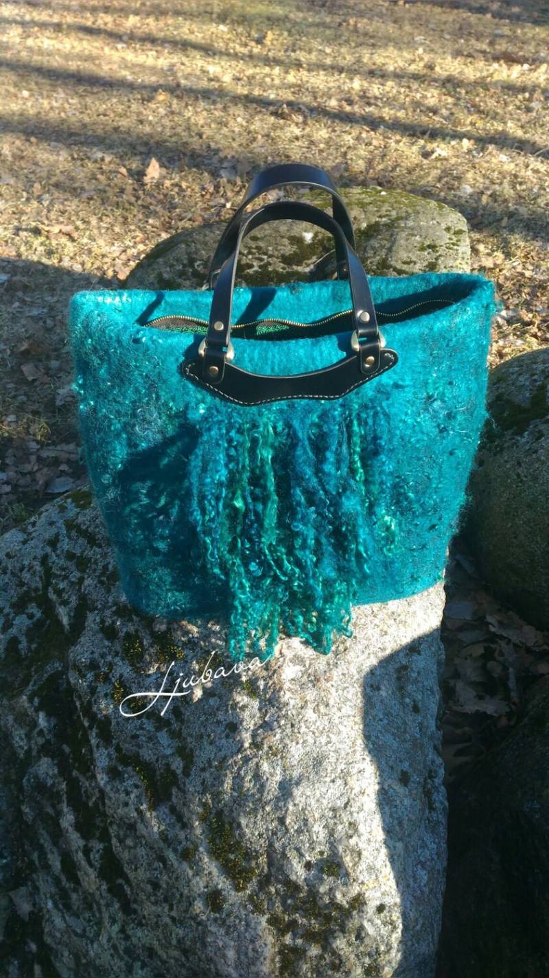 Gefilzte Boho Tasche Filztasche Smaragdgrüne Wolle Handtasche Boho Fransentasche Grüne Einkaufstasche Wollfilztasche Smaragdgrün von alLjubava