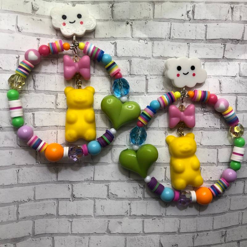 Teddybär Gummi Gelb Heishi Scheibe Multi Kristall Schleife Valentinstag Hoop Anhänger Herz Konfetti Ohrstecker 90Er 80Er Candy von albalopez