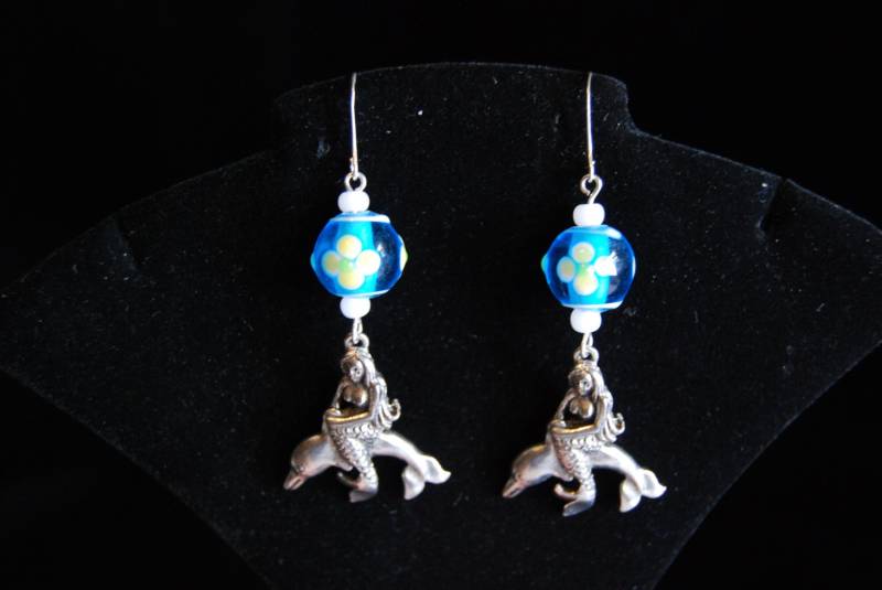 Meerjungfrau Reitet Einen Delfin Ohrringe - Whimsigoth Ein von alexandrathegreat