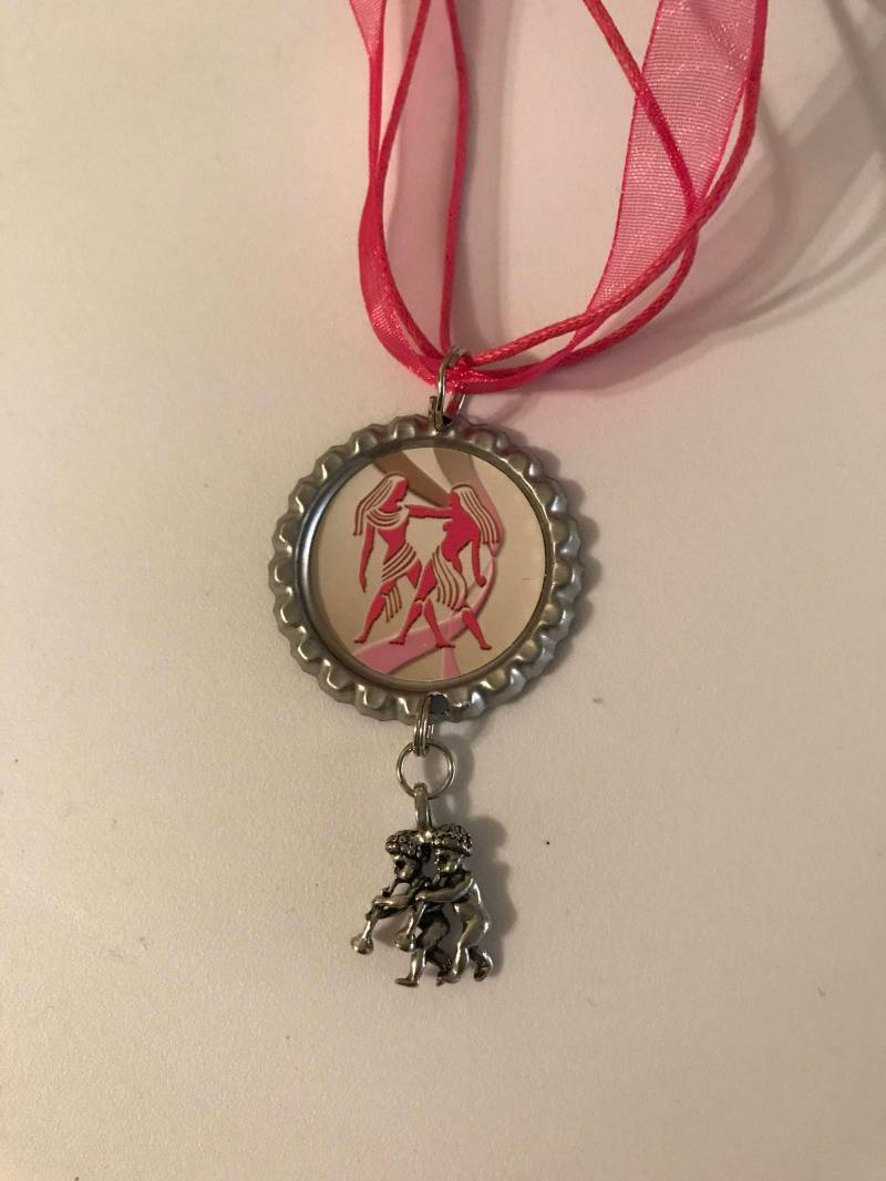 Zwillinge Sternzeichen Flaschenverschluss Anhänger/Halskette Charm Schmuck - Made To Order von alexandrathegreat