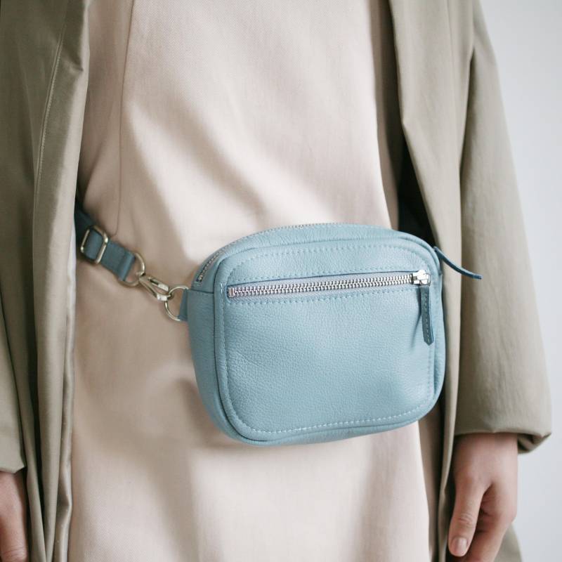 Gürteltasche Und Schultertasche Taubenblau, Multifunktionale Ledertasche von alexbender