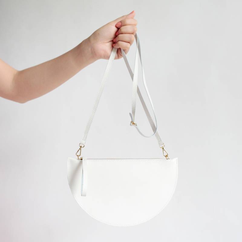 Halbmondclutch Mini Off White, Schultertasche, Clutch, Wristlet, Handtasche, Brauttasche von alexbender