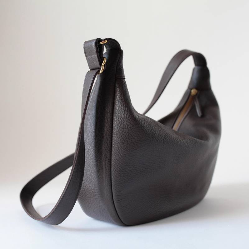 Lederbeutel Pouch Echt Leder Dunkelbraun, Handgefertigte Schultertasche von alexbender