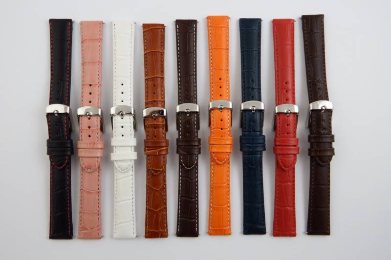 "Damen Echtleder Mock Croco Uhrenarmband Band "Mock Krokodil" Gepolsterte Ss-Schnalle Inklusive Gratis Federsteg-Montagewerkzeug | 25" von alfindingsltd