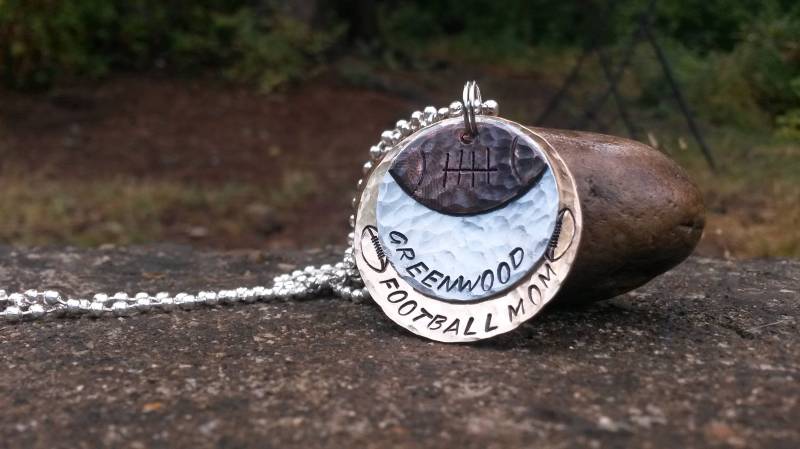 Fußball Mama 3 Abgestuften Sport Halskette Oder Schlüsselanhänger Hand Gestempelt Metall Customiseable Fußball Mama 3 Abgestuften Sport Halskette Oder Schlüsselanhänger Hand Gestempelt Metall Customiseable von aliciaeccles