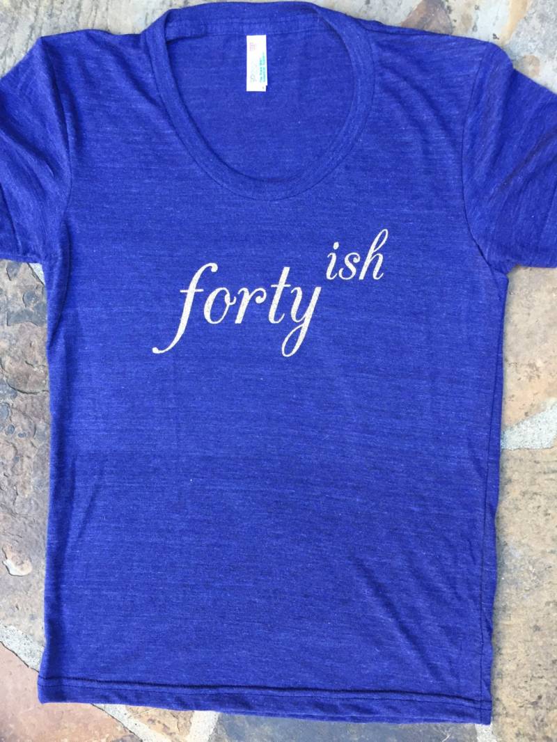 Geburtstagsshirt 40 | Freundin Geburtstag Tshirt Vierzig Witziges Geburtstagsgeschenk Verspäteter 40Er Jahre Geschenkideen Für Sie von alidesignsSB