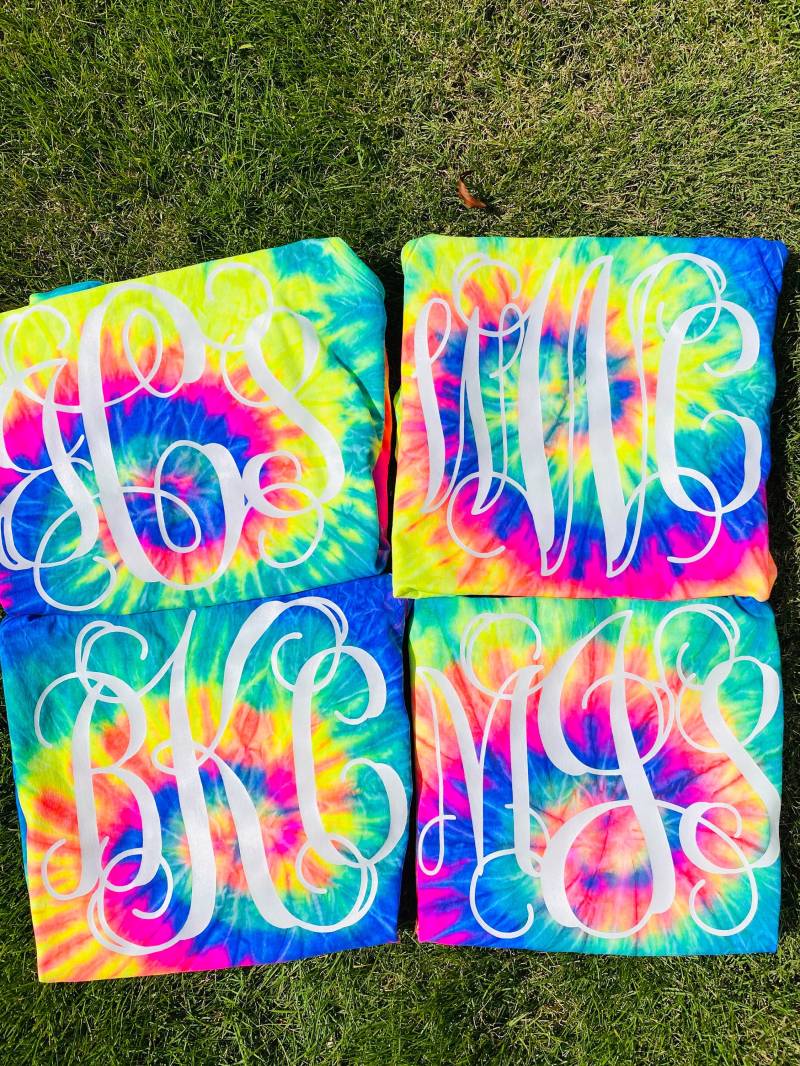 Monogramm Krawatte Farbstoff Tank Top-Regenbogen-Sorority Geschenk-Brautjungfer Geschenk von alilsmitten