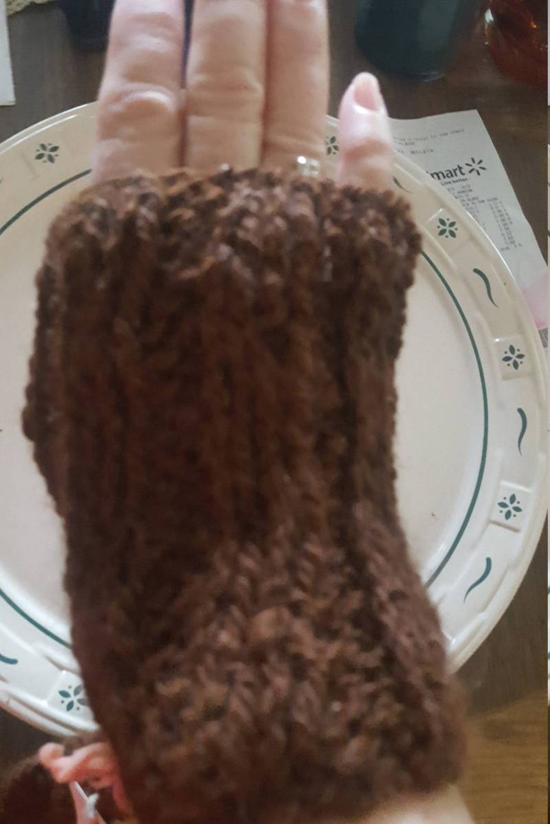 Kuschelige Fingerlose Handschuhe Aus 100% Alpaka - Warm, Weich & Hypoallergen Dunkelbrauner Handgemachter Strick Kuschelige Fingerlose Handschuhe Aus 100% Alpaka - Warm, Weich & Hypoallergen Dunkelbrauner Handgemachter Strick von alittlebitofheaven1