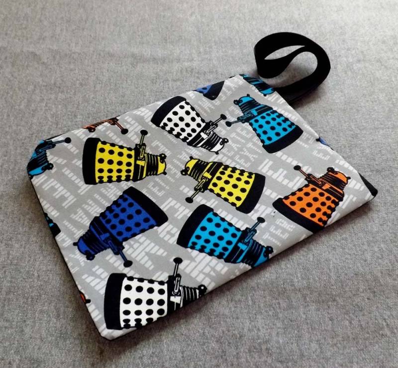 Dalek Armband Clutch Tasche Geldbörse Handmade, Um Zu Bestellen von alittlegeekybags