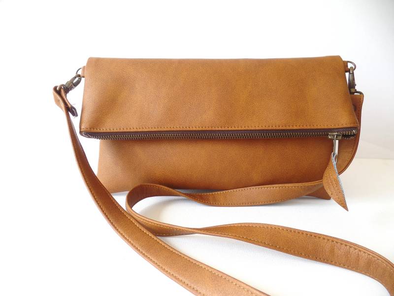 Cognac Braune Umhängetasche Aus Veganem Leder von allbyFEDI