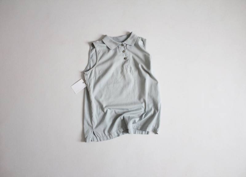 Seeglasbehälter | Henley-Top Mit Kragen Grüne Ärmellose Bluse von allencompany