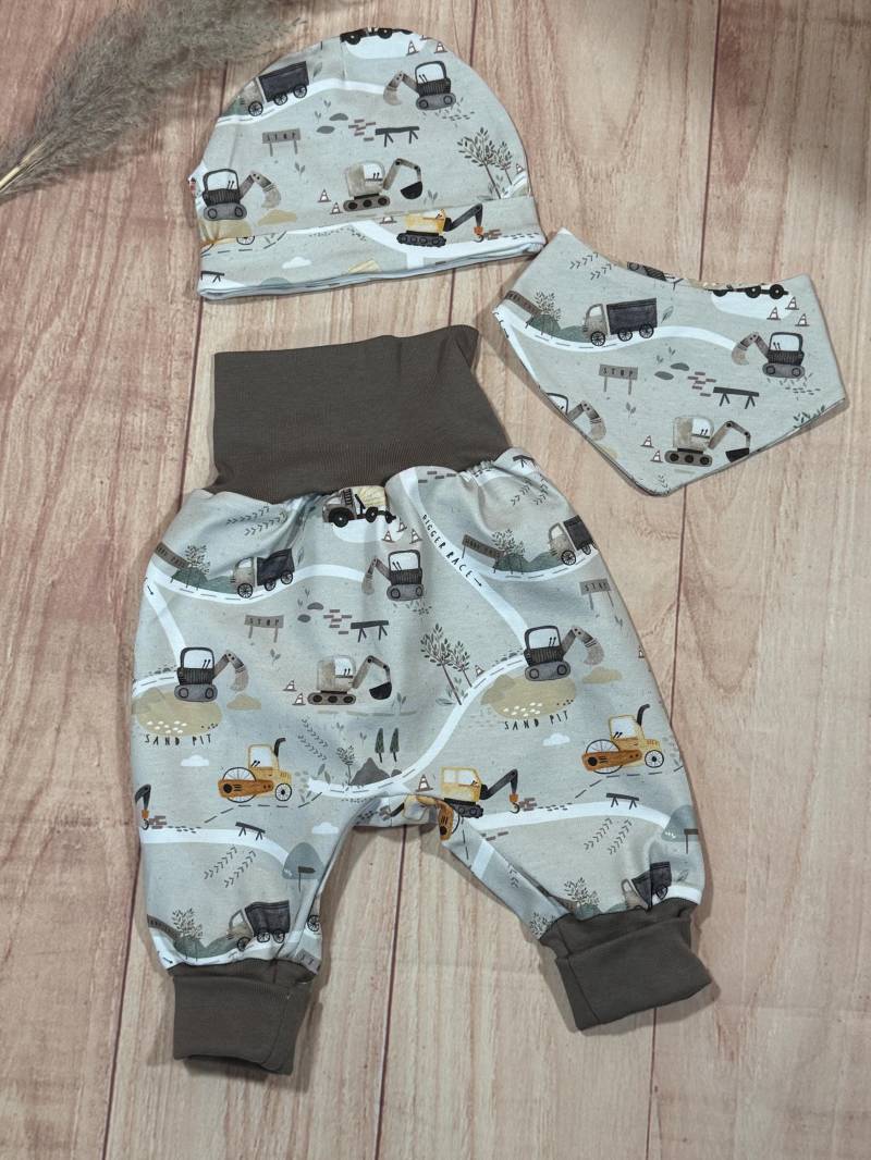 Babyhose, Pumphose, Mütze Und Dreieckstuch Gr44-92 Baustelle, Bagger , Raupe von allerhandarbeit