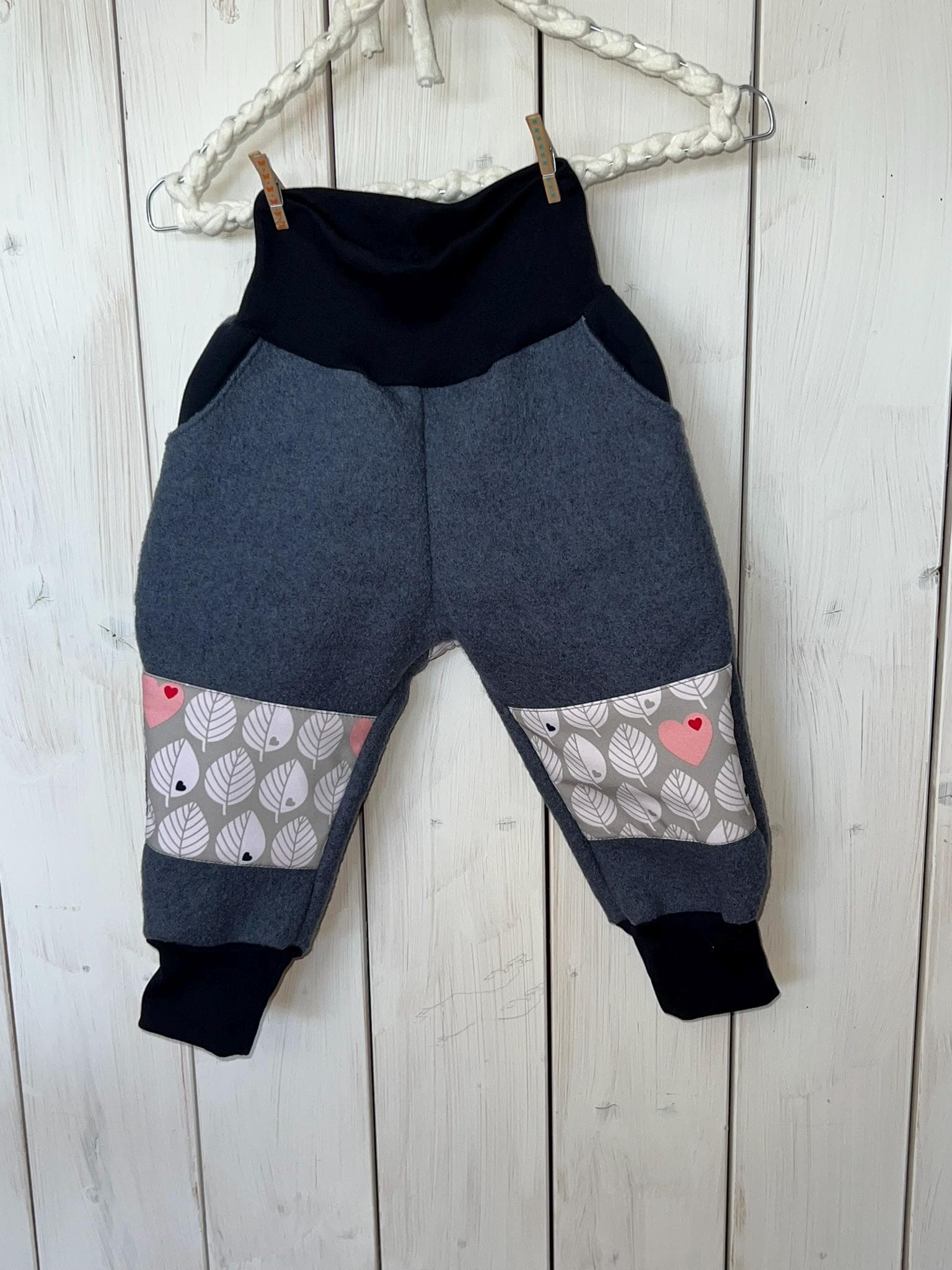 Wollwalk Outdoorhose Mit Knie Und Po Nässeschutz Aus Softshell Gr. 74-128 Wollwalk Outdoorhose Mit Knie Und Po Nässeschutz Aus Softshell Gr. 74-128 von allerhandarbeit