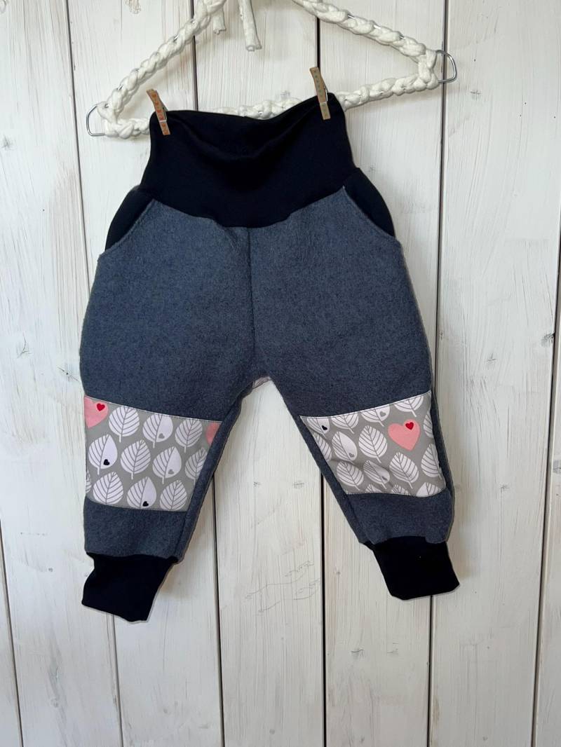 Wollwalk Outdoorhose Mit Knie Und Po Nässeschutz Aus Softshell Gr. 74-128 von allerhandarbeit