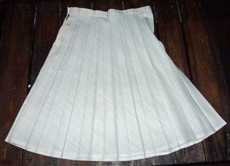 Vintage Faltenrock Beige Gr. 140 Vintage Faltenrock Beige Gr. 140 von allesDABEIvintage