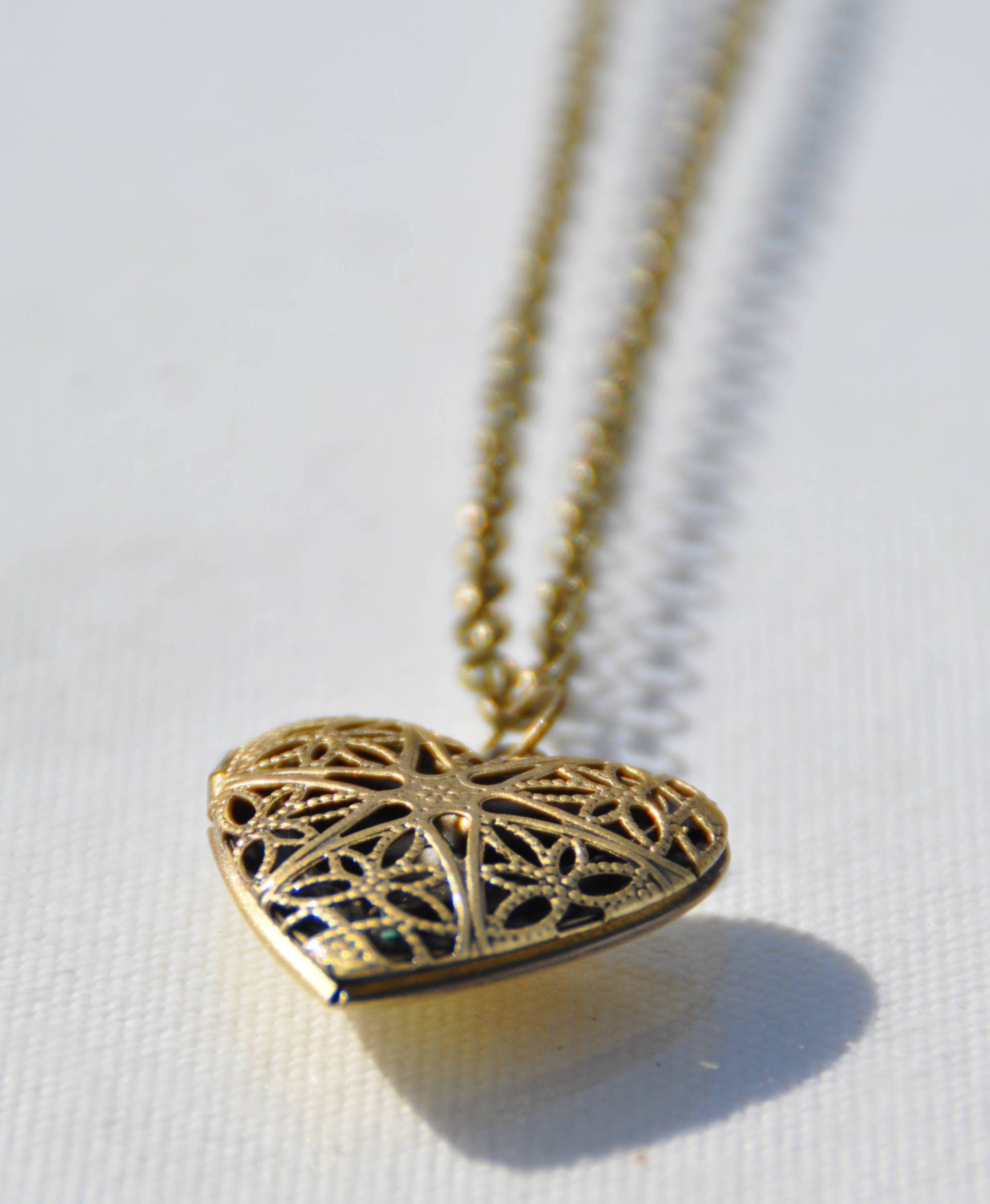 Bronze Herz Medaillon Halskette Bronze Herz Medaillon Halskette von allkStore