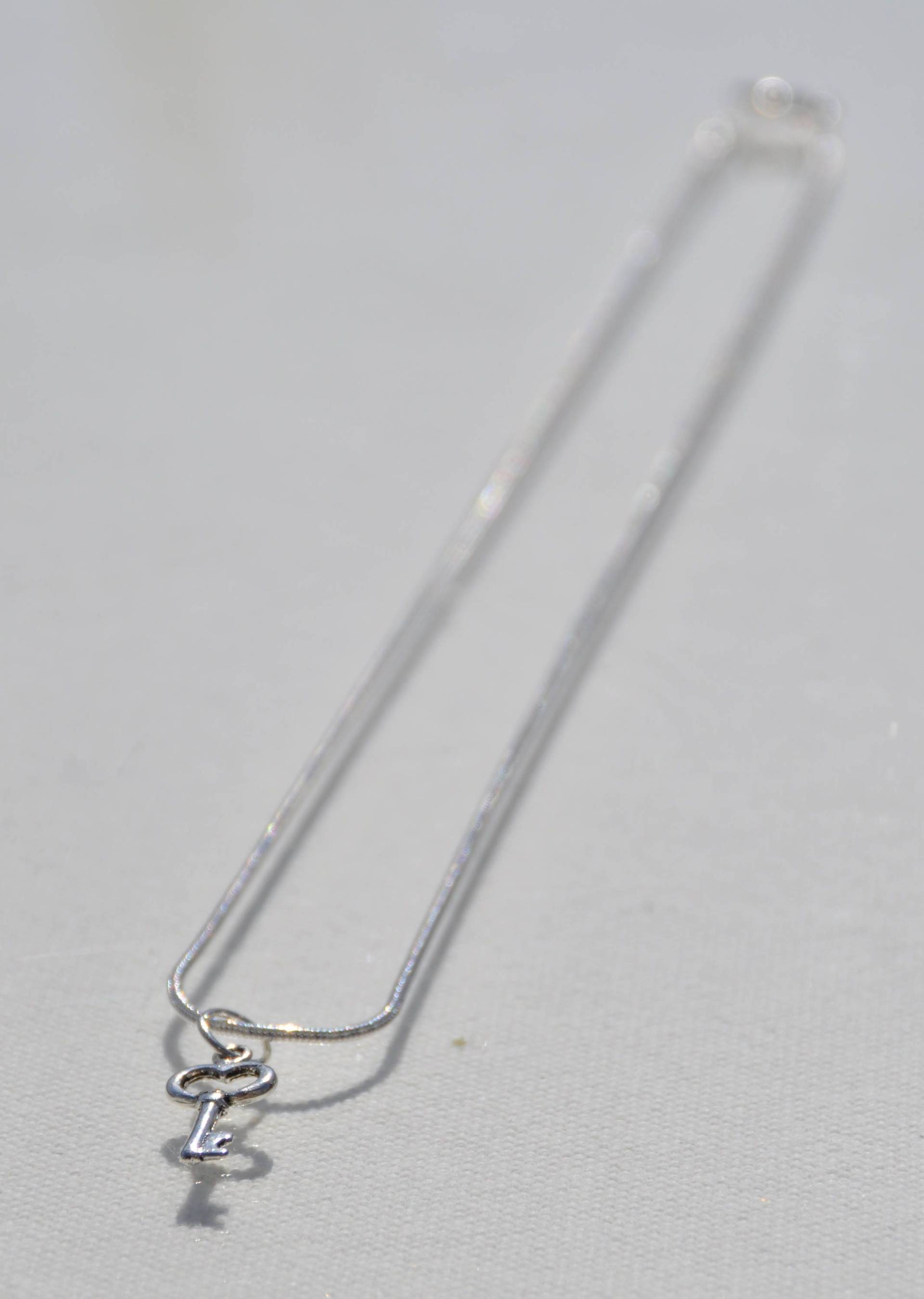 Kleine Silber Schlüssel Anhänger Halskette Kleine Silber Schlüssel Anhänger Halskette von allkStore