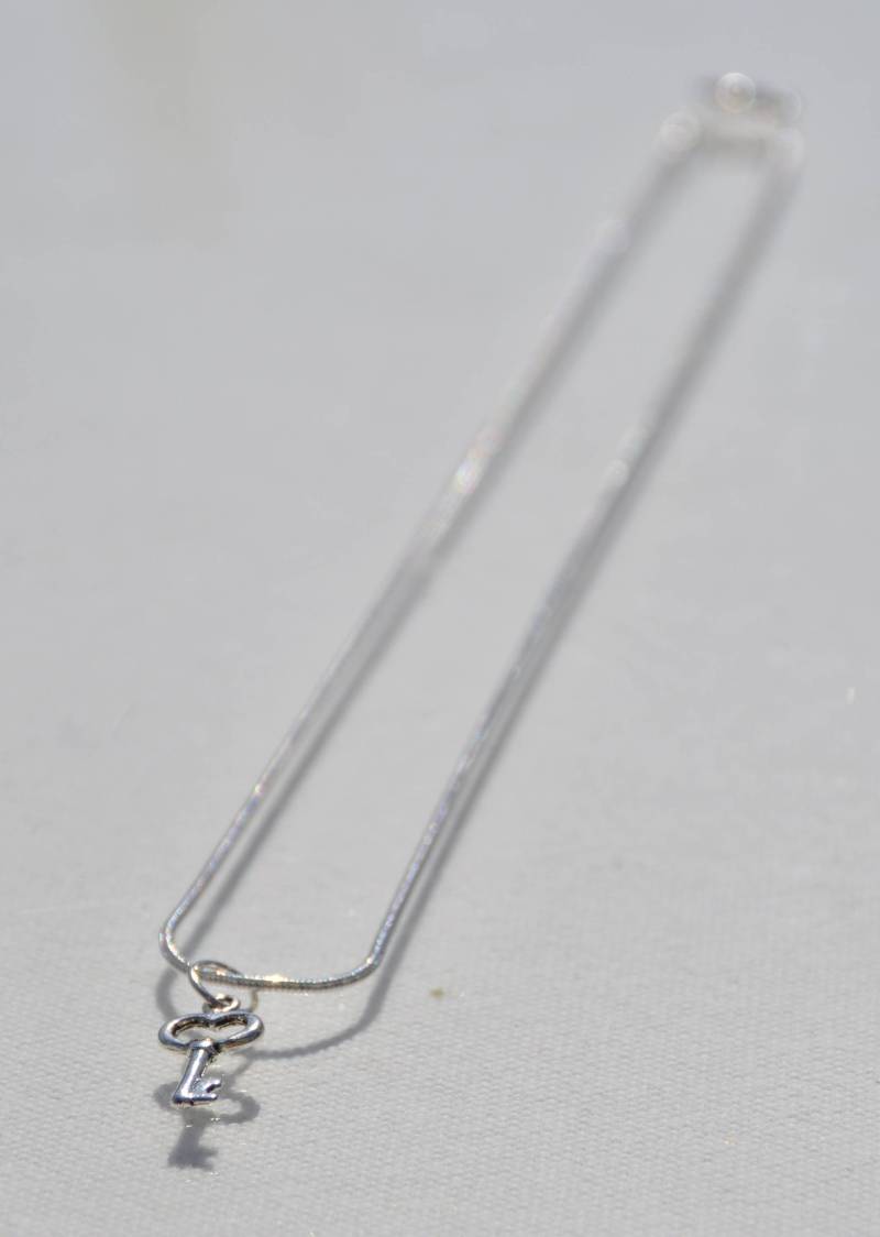 Kleine Silber Schlüssel Anhänger Halskette von allkStore