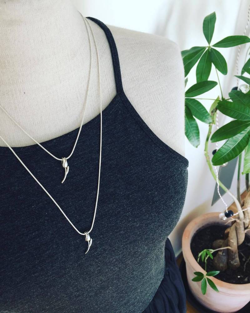Lange Länge Tulpe Kette in Antik Silber Lange Länge Tulpe Kette in Antik Silber von allkStore