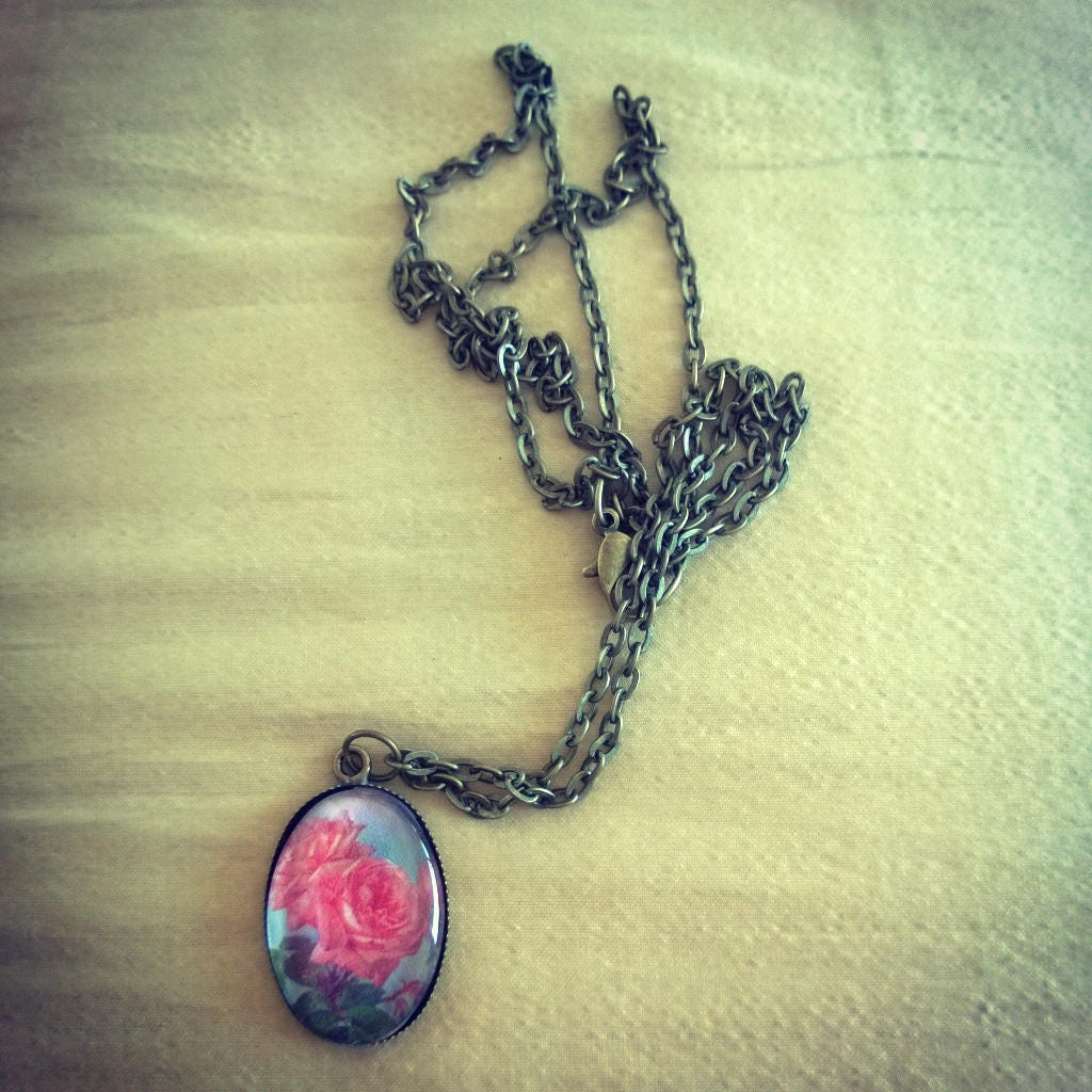 Rosa Rose Cabochon Anhänger Halskette Rosa Rose Cabochon Anhänger Halskette von allkStore