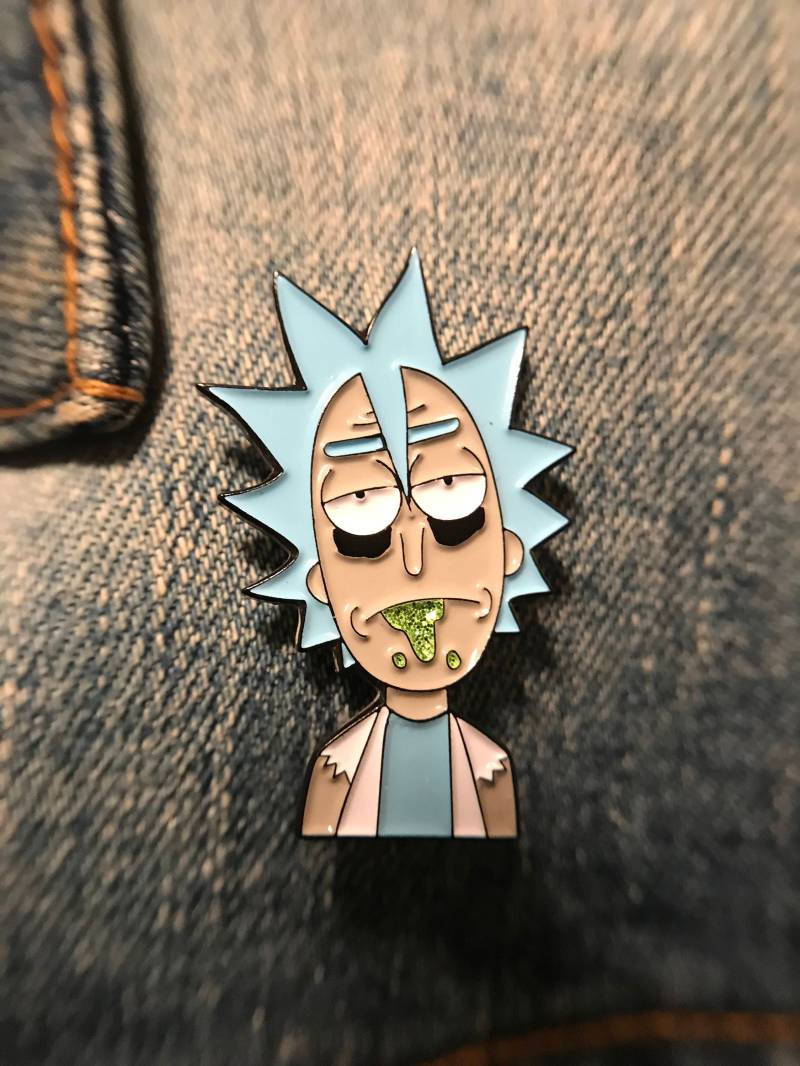 Doyle Von Sanchez Glitter Drool Variante Emaille Pin von alllooksnohooks