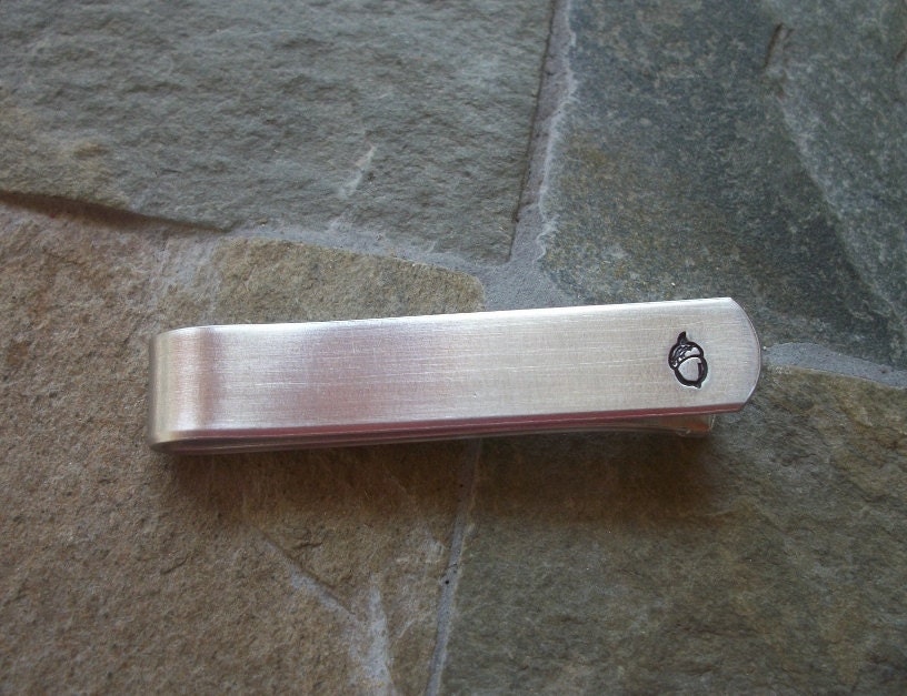 Eichel Aluminium Krawattenklammer - Hochzeitsfeier Trauzeuge Geschenk Herbsthochzeit Eichel Aluminium Krawattenklammer - Hochzeitsfeier Trauzeuge Geschenk Herbsthochzeit von allstrungout1
