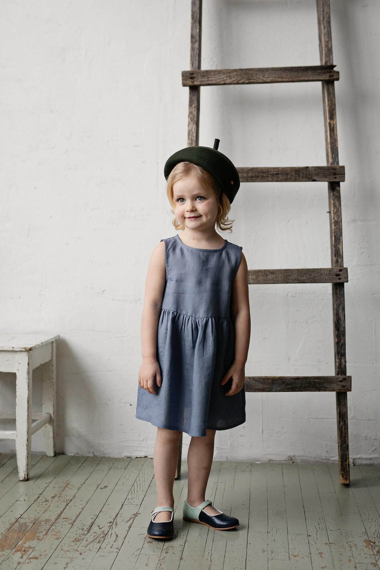 Altblaues Leinen Hängerchen Kleid Besticktes Ärmelloses Sommerkleid von allthebeautifullinen