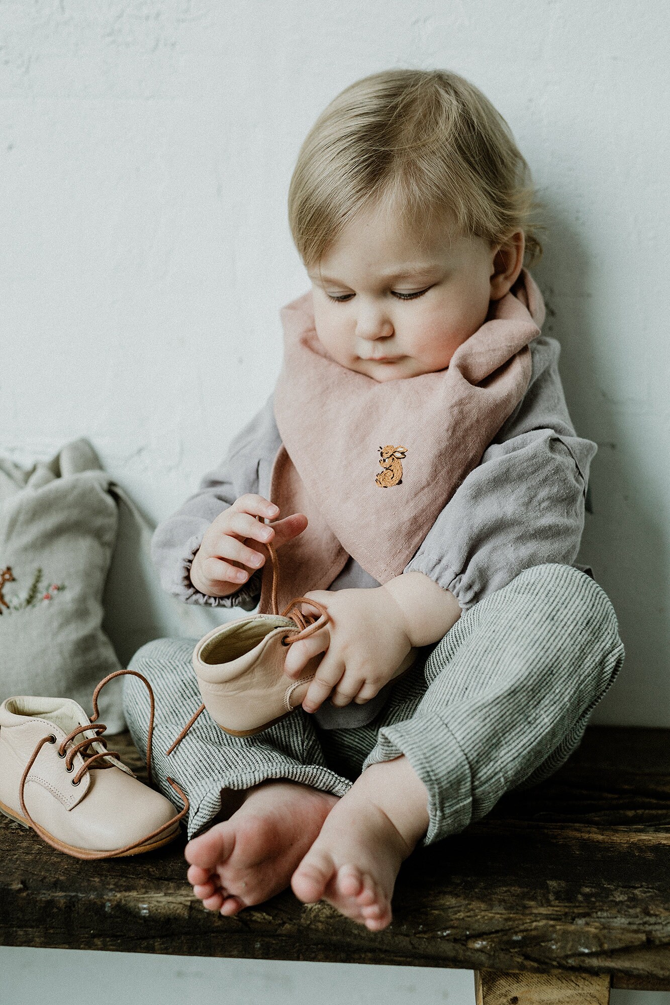 Altrosa Leinenschal, Kinderleinenschal, Verschiedene Stickereien, Leinenschal Für Kinder, Kinderschal von allthebeautifullinen