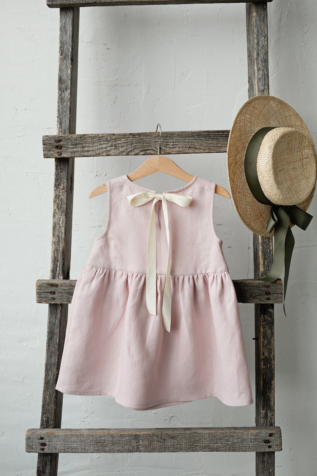 Baby Rosa Smock Kleid, Leinen Ärmelloses Verschiedene Stickereien, Sommerkleid Für Mädchen, Blumenmädchen Mädchen Kleid von allthebeautifullinen