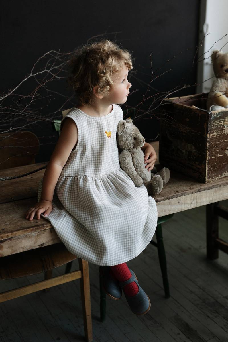 Creme Vichy-Karo Leinen Kittel-Kleid Besticktes Ärmelloses Sommerkleid von allthebeautifullinen