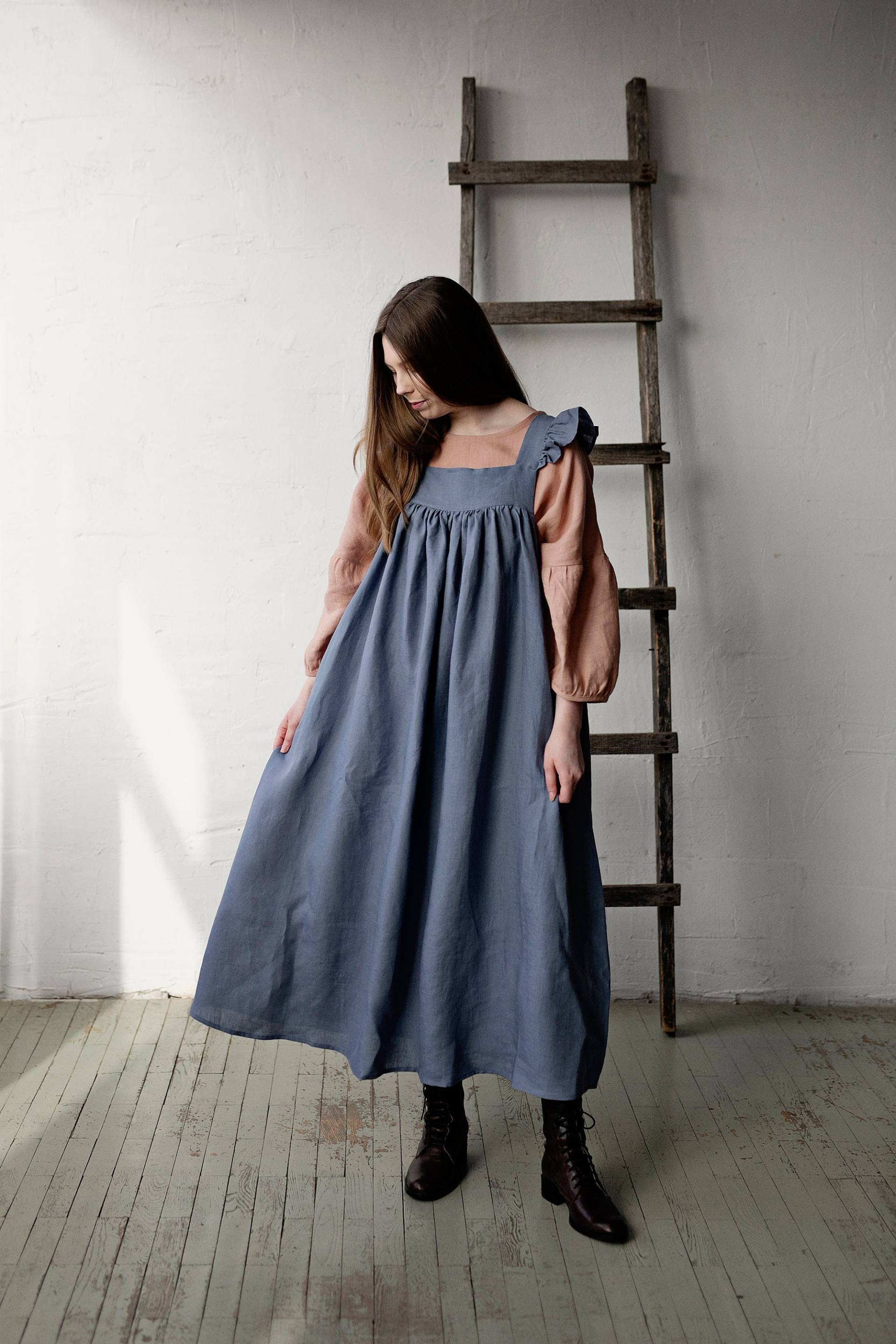 Dusty Blue Prairie Linen Dress Flatterärmel, Oversized Schürze von allthebeautifullinen