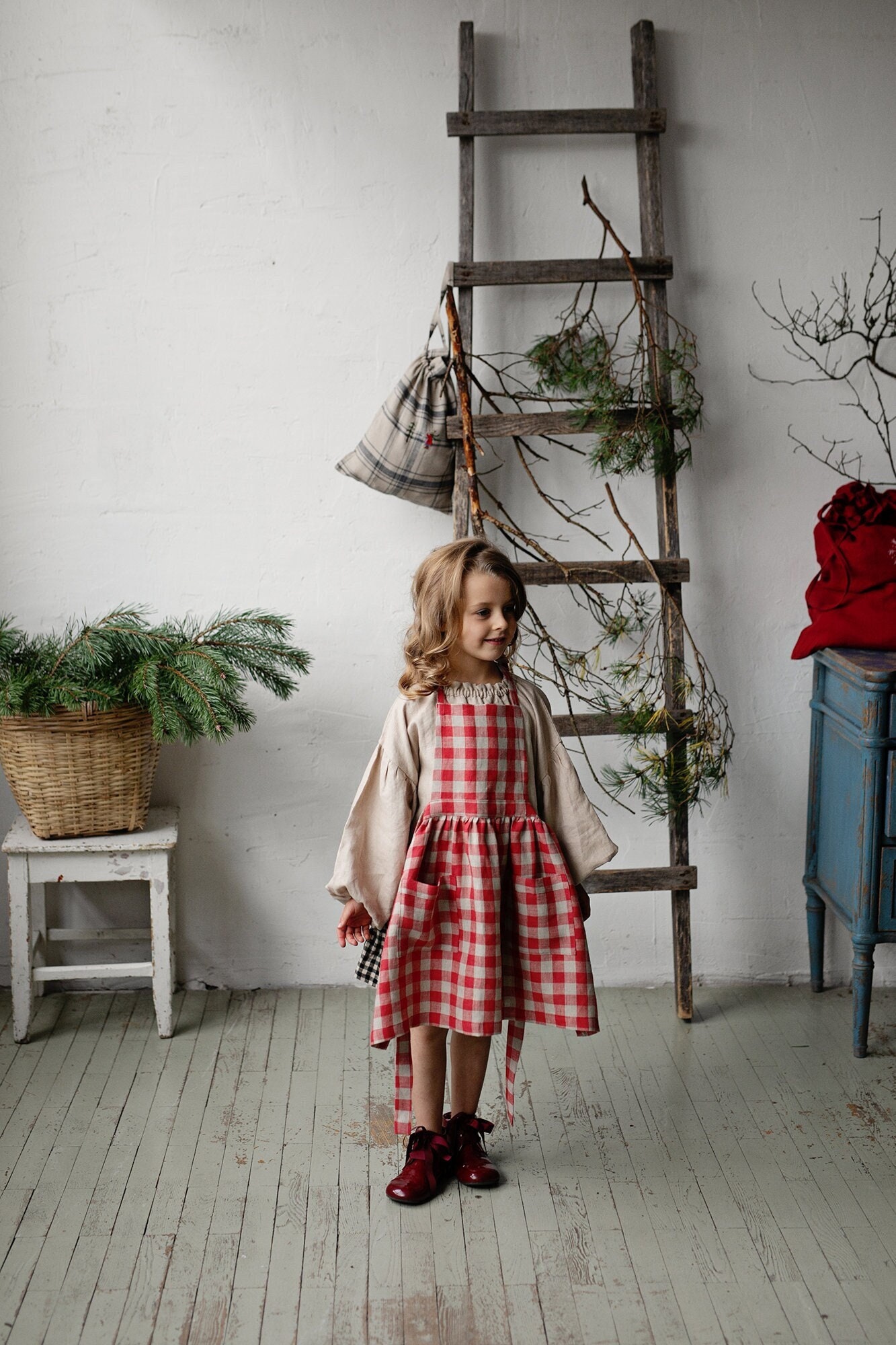 Gartenschürze Aus Leinen Festliche Mädchen-Öko-Tex-Schürze von allthebeautifullinen