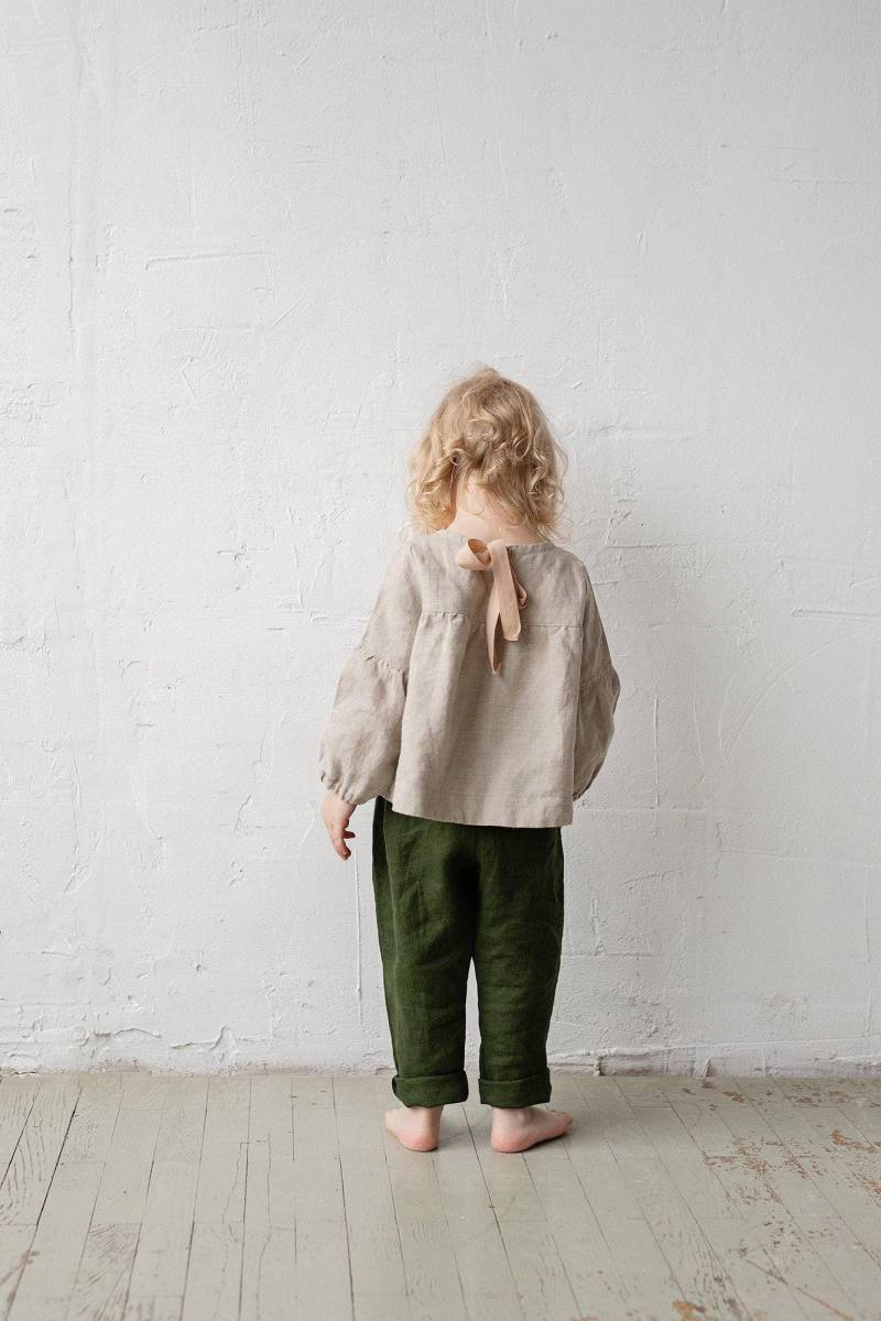Waldgrün Leinenhose Unisex Kinderhose Mit Stickerei Waldgrün Leinenhose Unisex Kinderhose Mit Stickerei von allthebeautifullinen