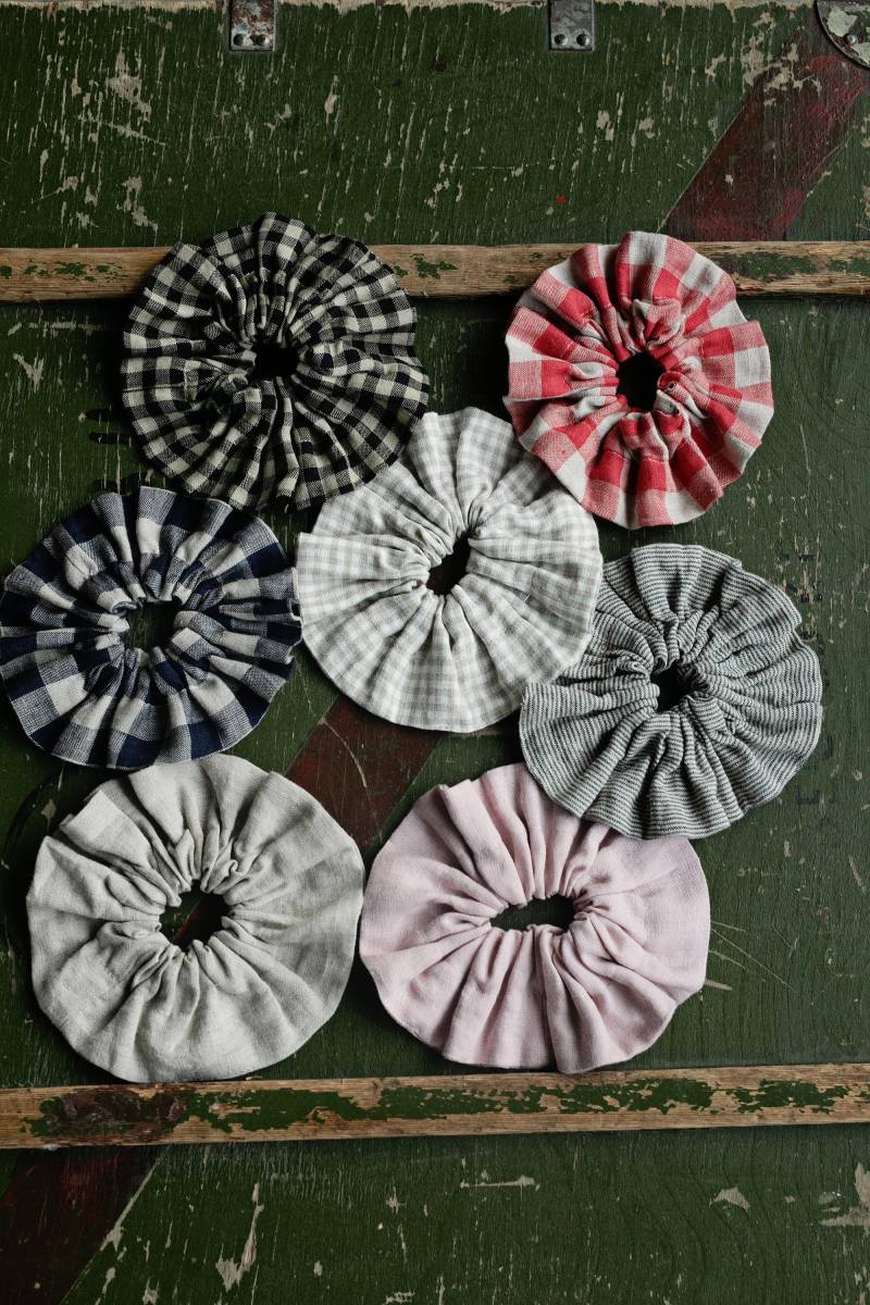 Handmade Leinen Scrunchie Umweltfreundlicher Haargummi von allthebeautifullinen