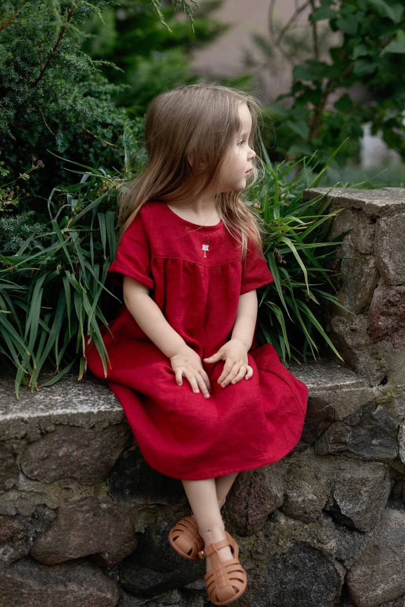 Cherry Leinen Sommerkleid Besticktes Kurzarm Mädchenkleid von allthebeautifullinen