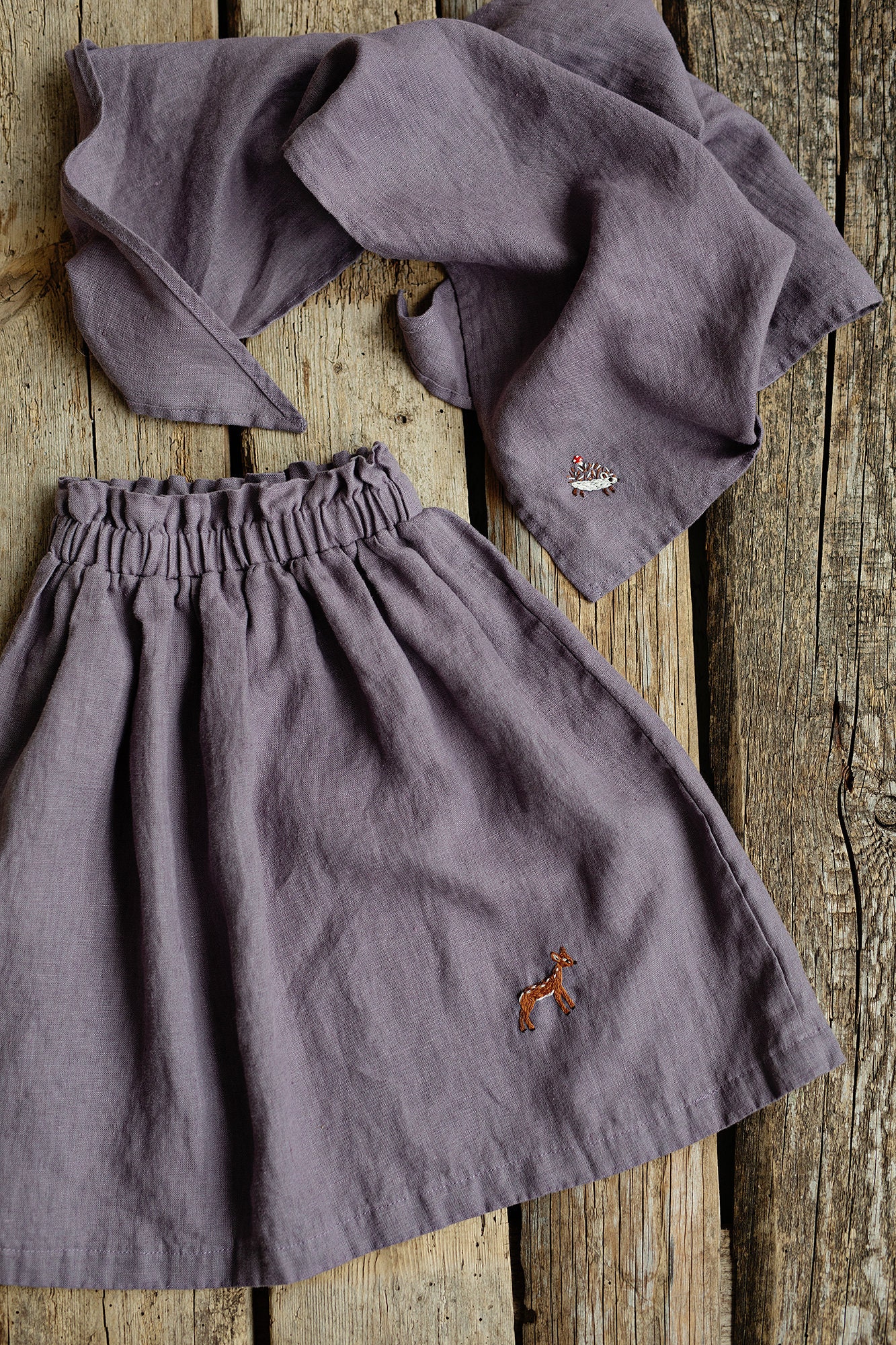 Mauve Leinenschal, Kinderleinenschal, Verschiedene Stickereien, Leinenschal Für Kinder, Kinderschal von allthebeautifullinen