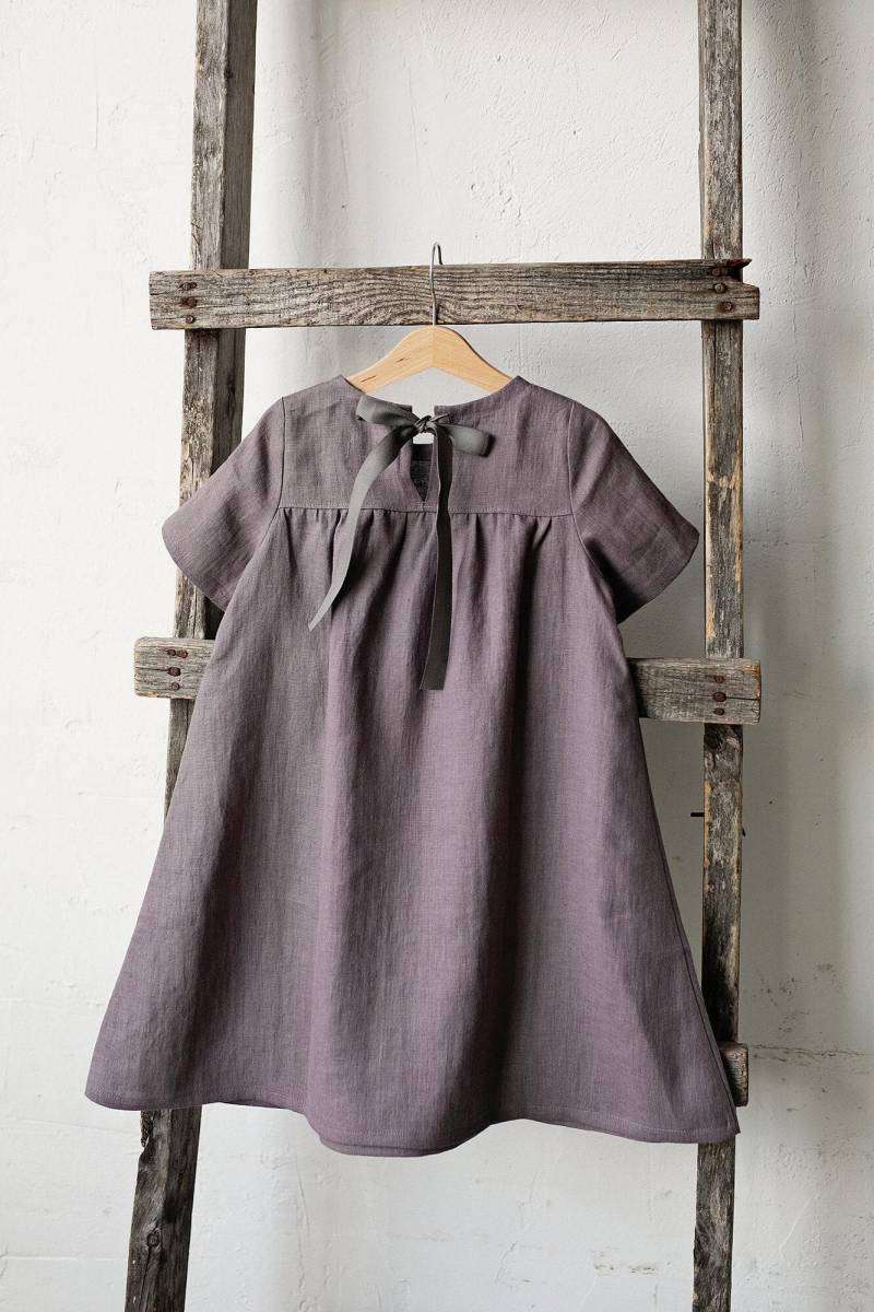 Mauve Leinen Mädchenkleid Besticktes Kurzarm Sommerkleid von allthebeautifullinen