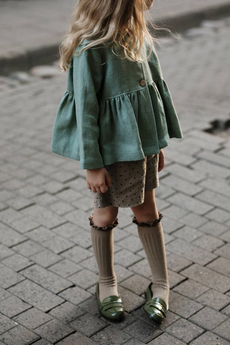 Mintfarbene Leinen-Rüschenjacke Vintage-Inspirierter Kindermantel von allthebeautifullinen