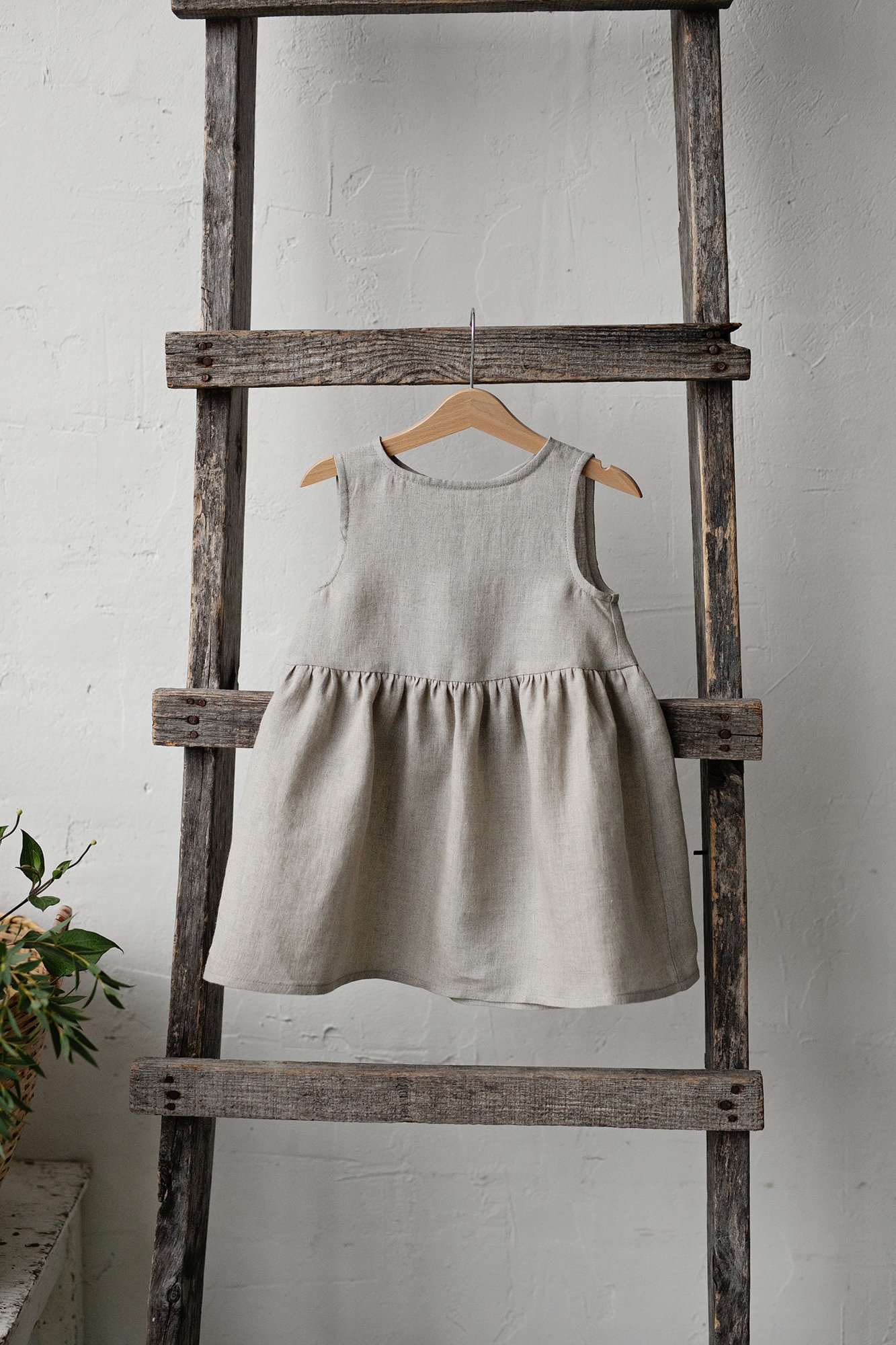 Natürliches Smock Kleid, Leinen Ärmelloses Verschiedene Stickereien, Sommerkleid Für Mädchen, Blumenmädchenkleid, Mädchen Leinenkleid von allthebeautifullinen