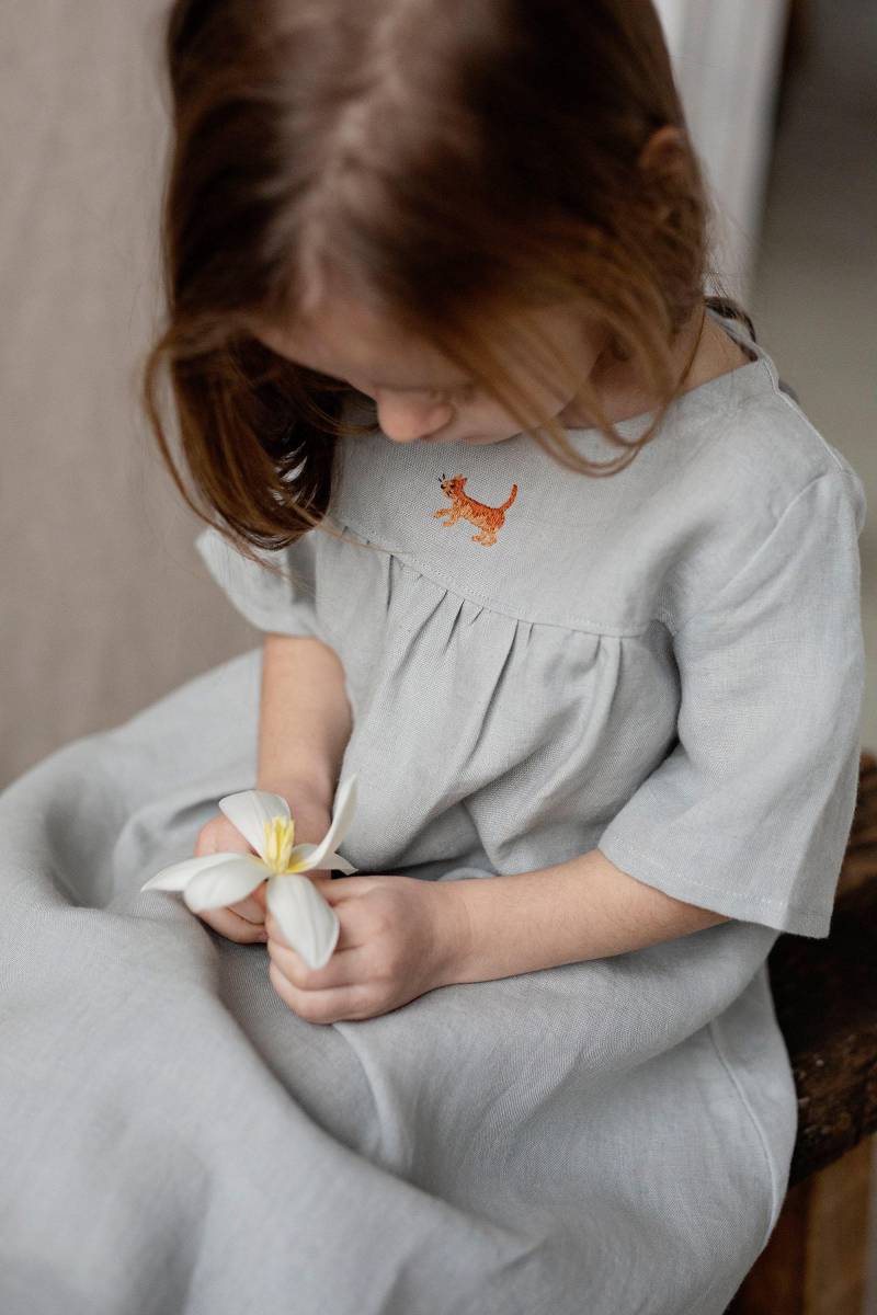 Leinen Mädchen Kleid Besticktes Sommerkleid von allthebeautifullinen
