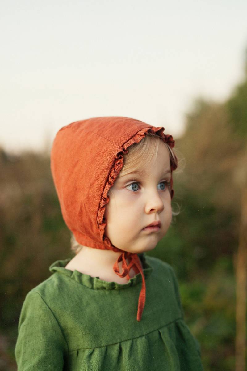 Rost Leinen Rüschen Mütze Baby Mädchen Sonnenhut von allthebeautifullinen
