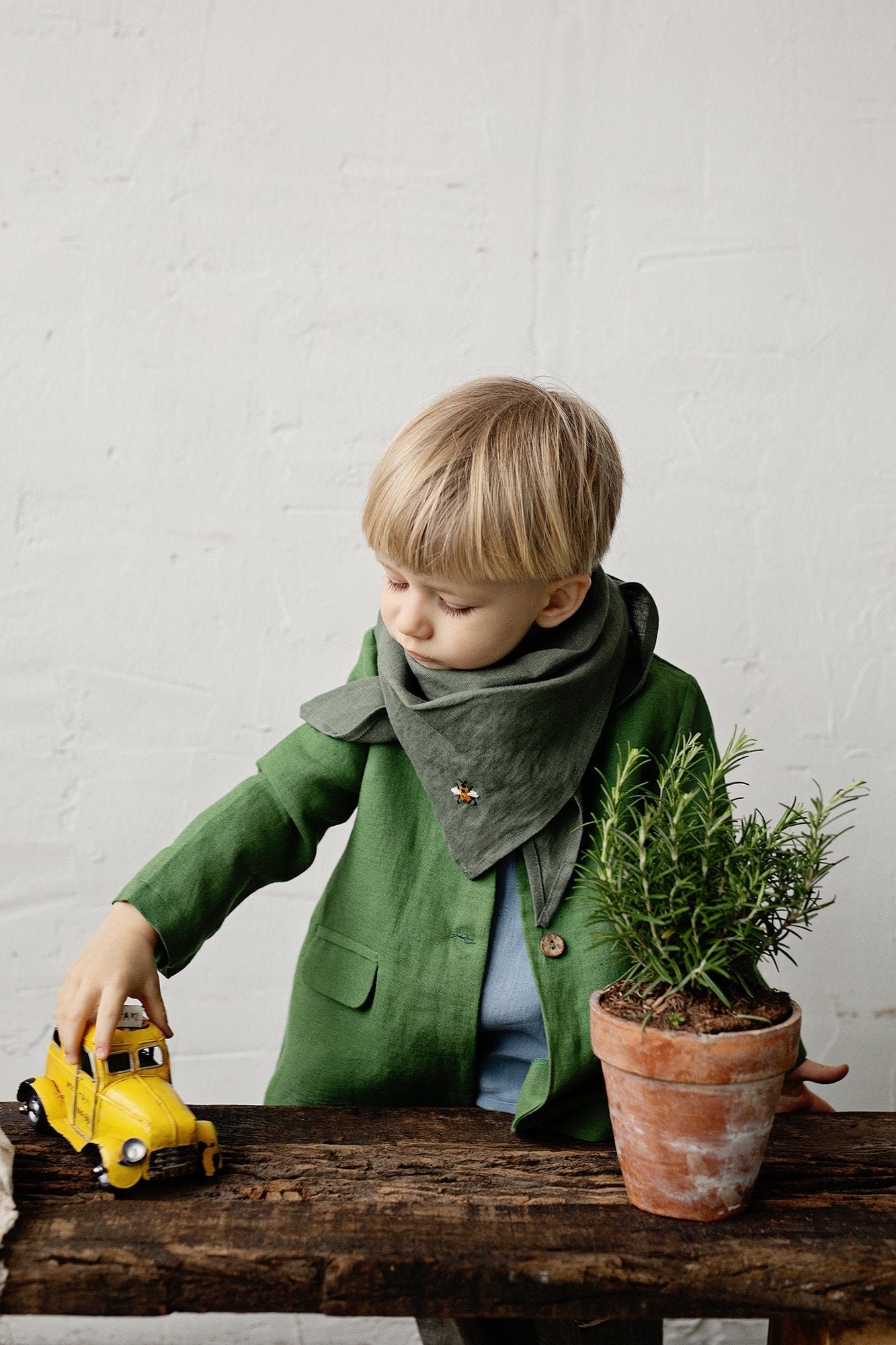 Salbei Leinenschal, Kinder Verschiedene Stickereien, Leinenschal Für Kinder, Kinderschal von allthebeautifullinen