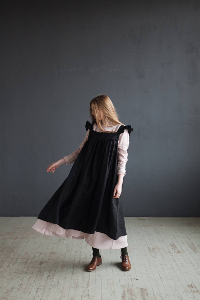 Schwarzes Prairie Leinen Kleid Flatterärmel, Übergroße Schürze von allthebeautifullinen